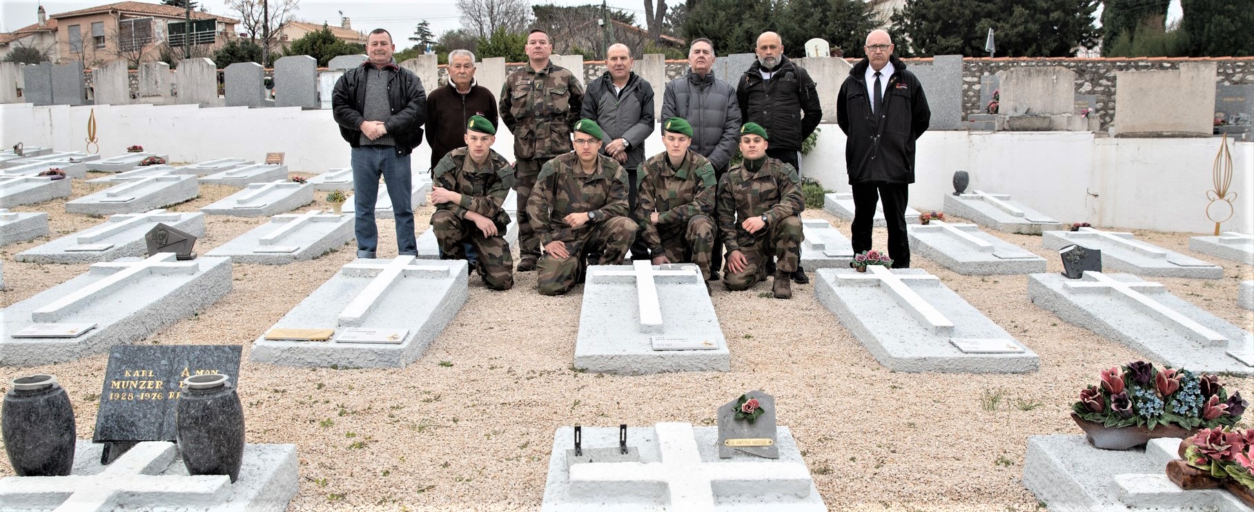 "Devoir de mémoire": Entretien du carré Légion du cimetière "des Passons" à Aubagne. Jos_2