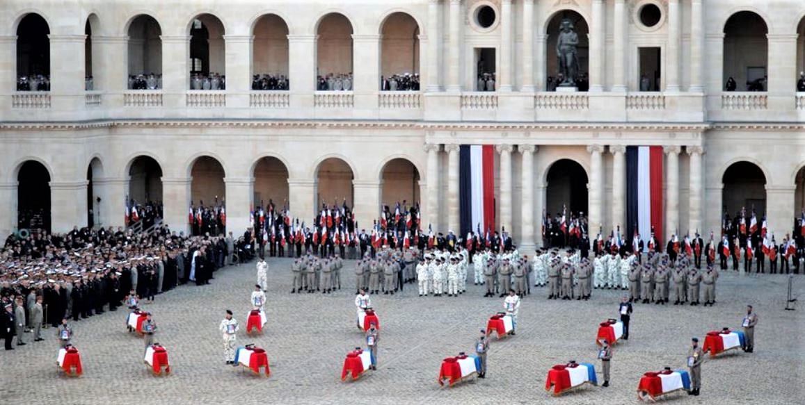 Hommages à nos 13 camarades morts pour la France au Mali . Invalides_1